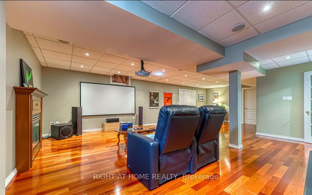 572 Wycliffe Avenue photo 33