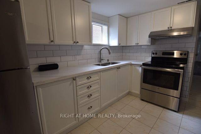 9 Elnathan Crescent Unit Bsmt photo 6