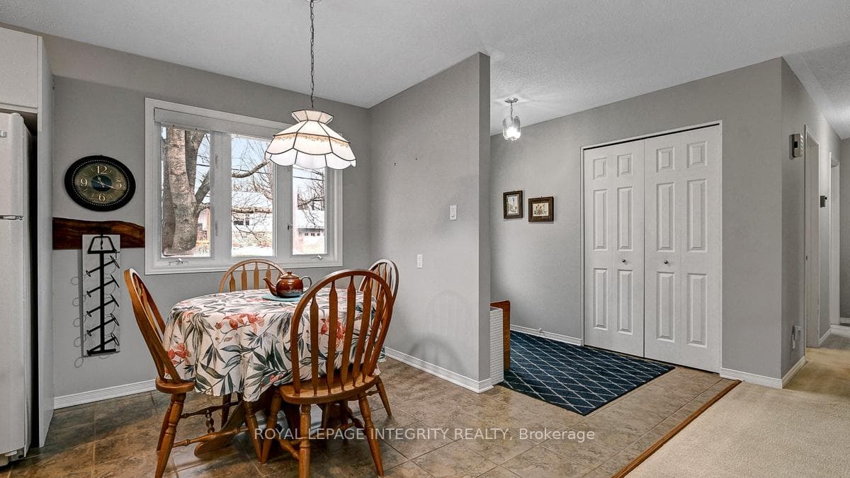 419 Brock Street photo 11