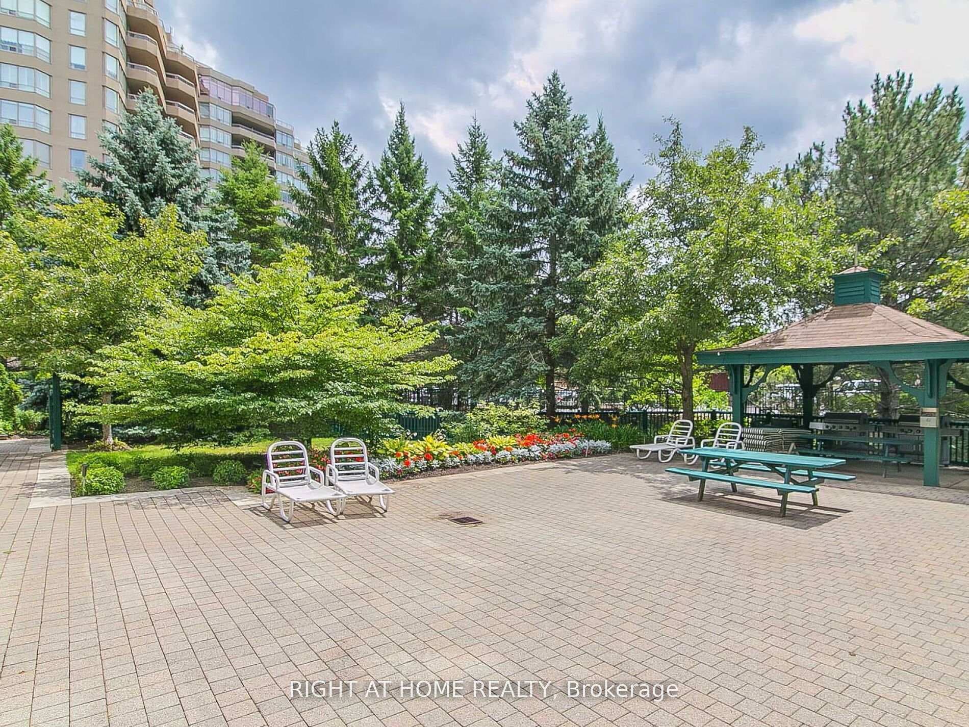 25 Austin Drive Unit 520 photo 45