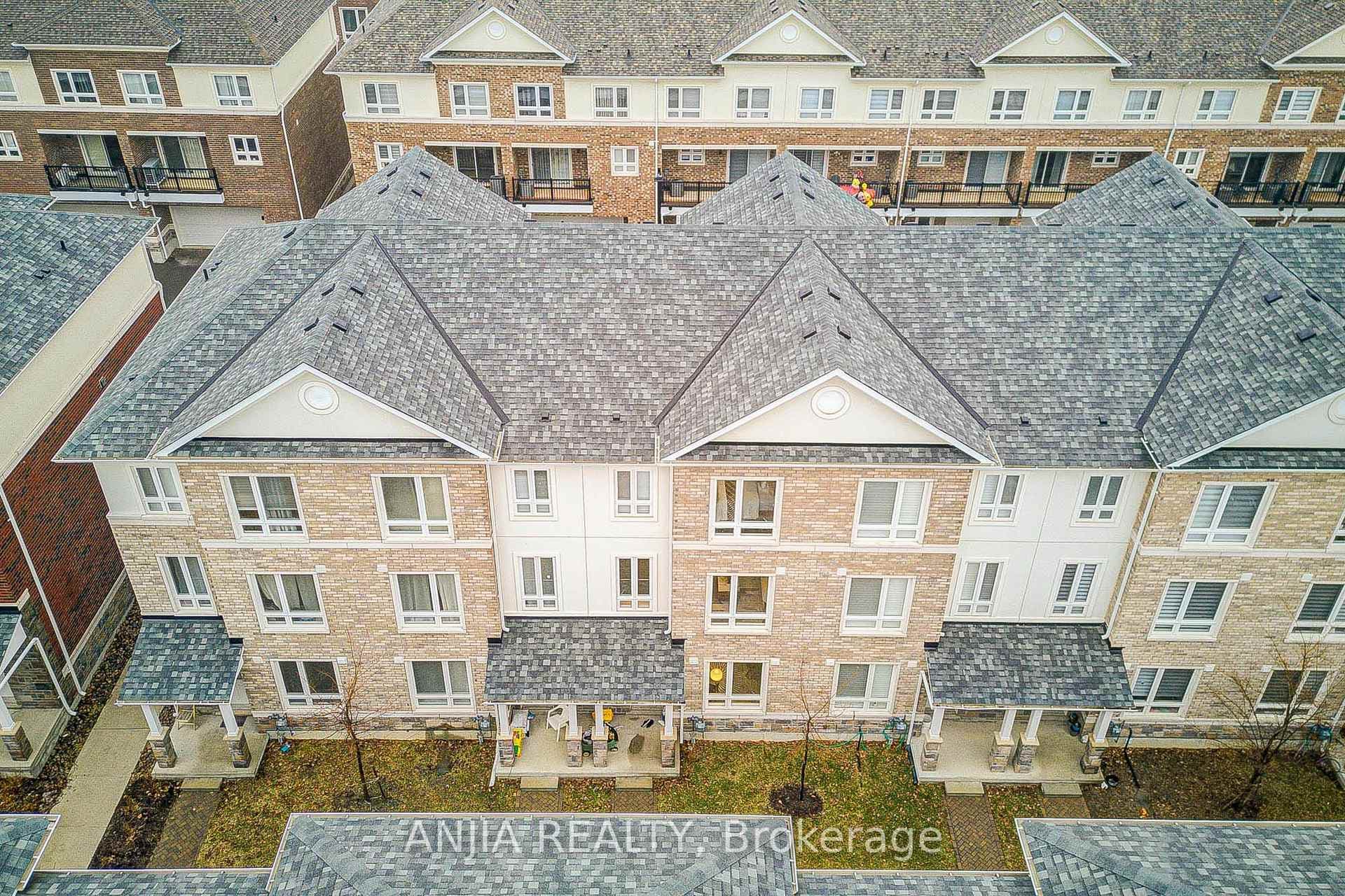 82 Chicago Lane photo 50
