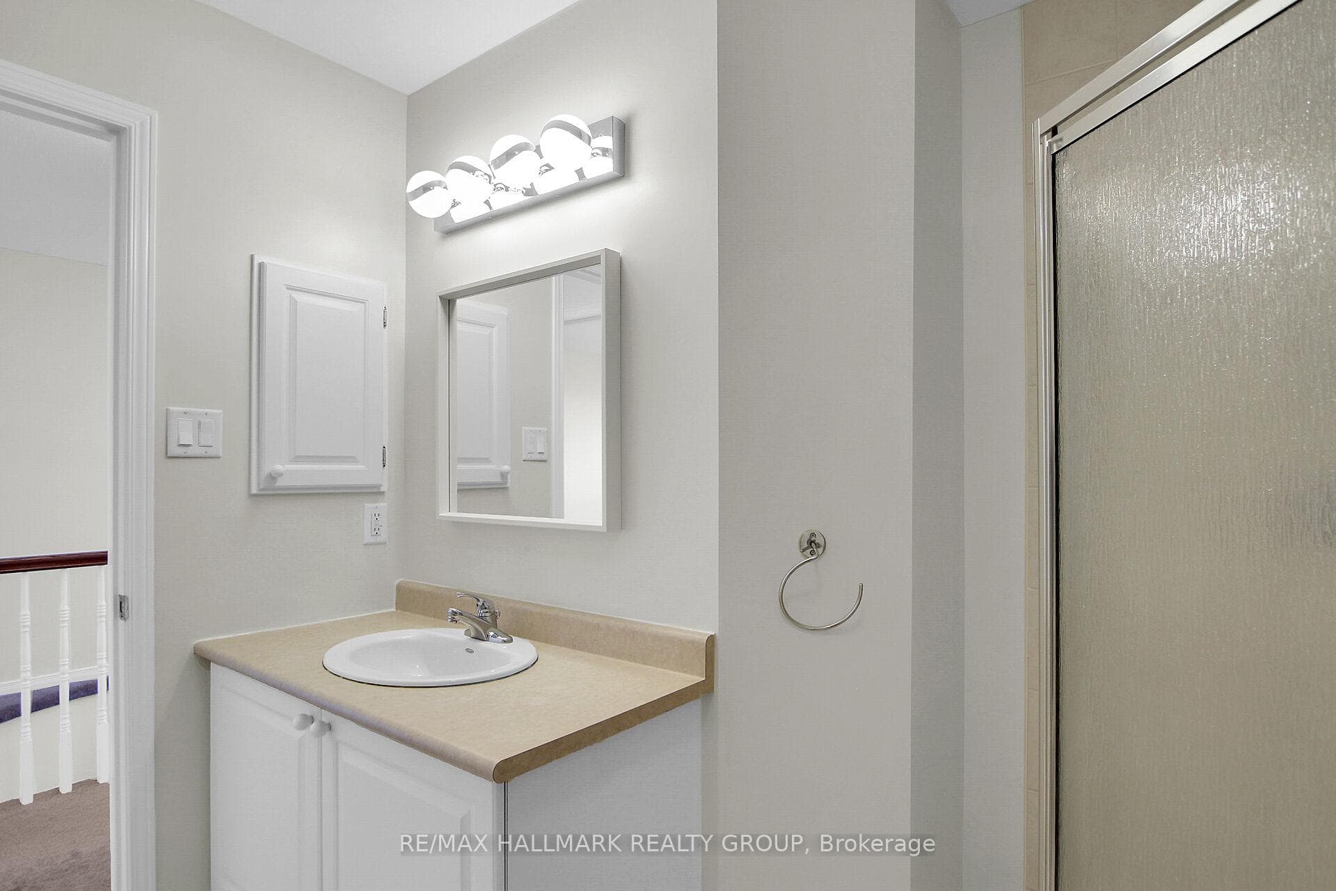 553 Aberfoyle Circle photo 38
