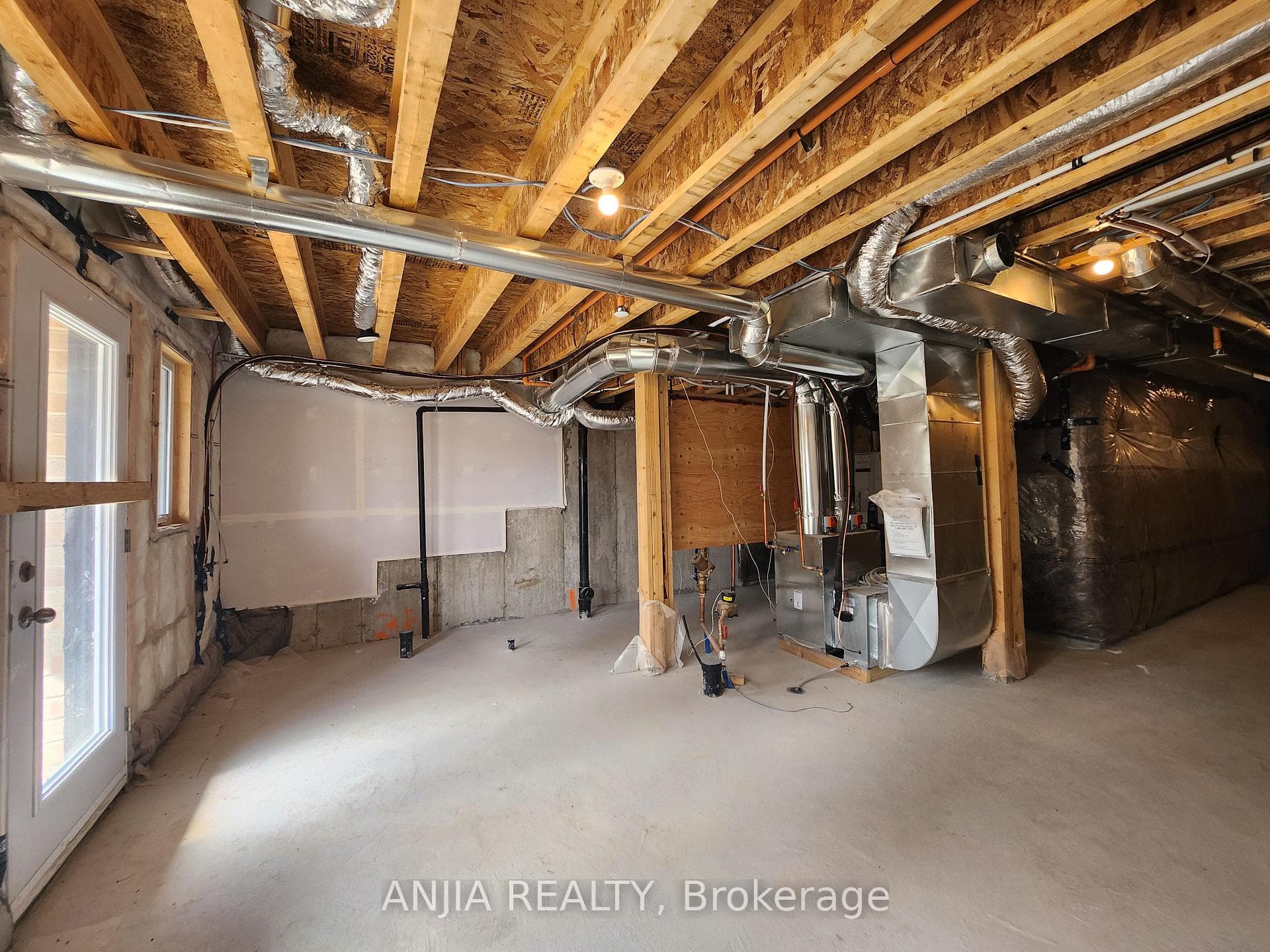 104 Credit Lane photo 33