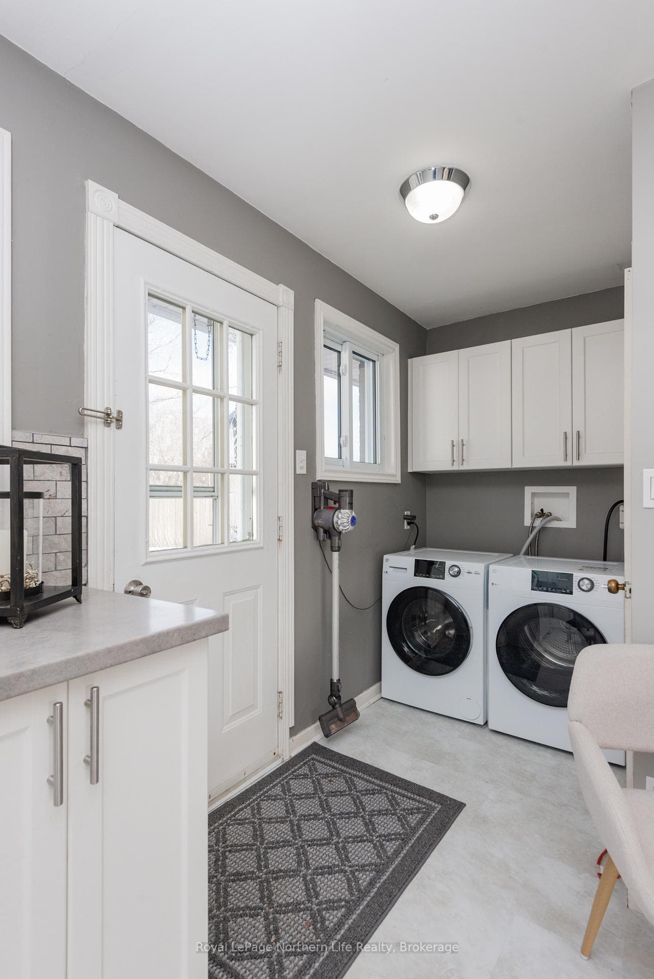 22 Prince Edward Drive photo 14