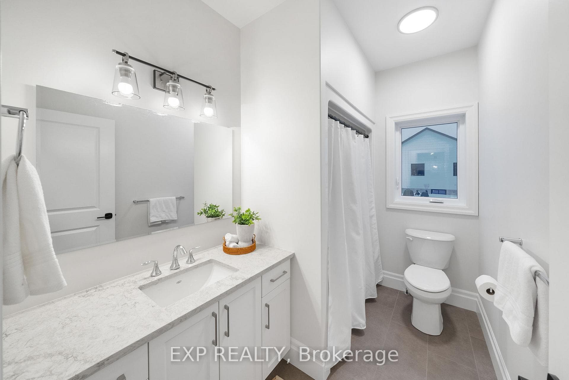 309 Smith Street photo 22
