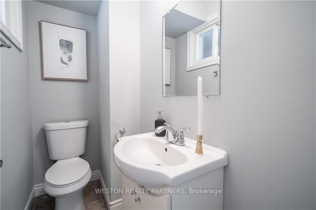125 Limeridge Road Unit 8 photo 16