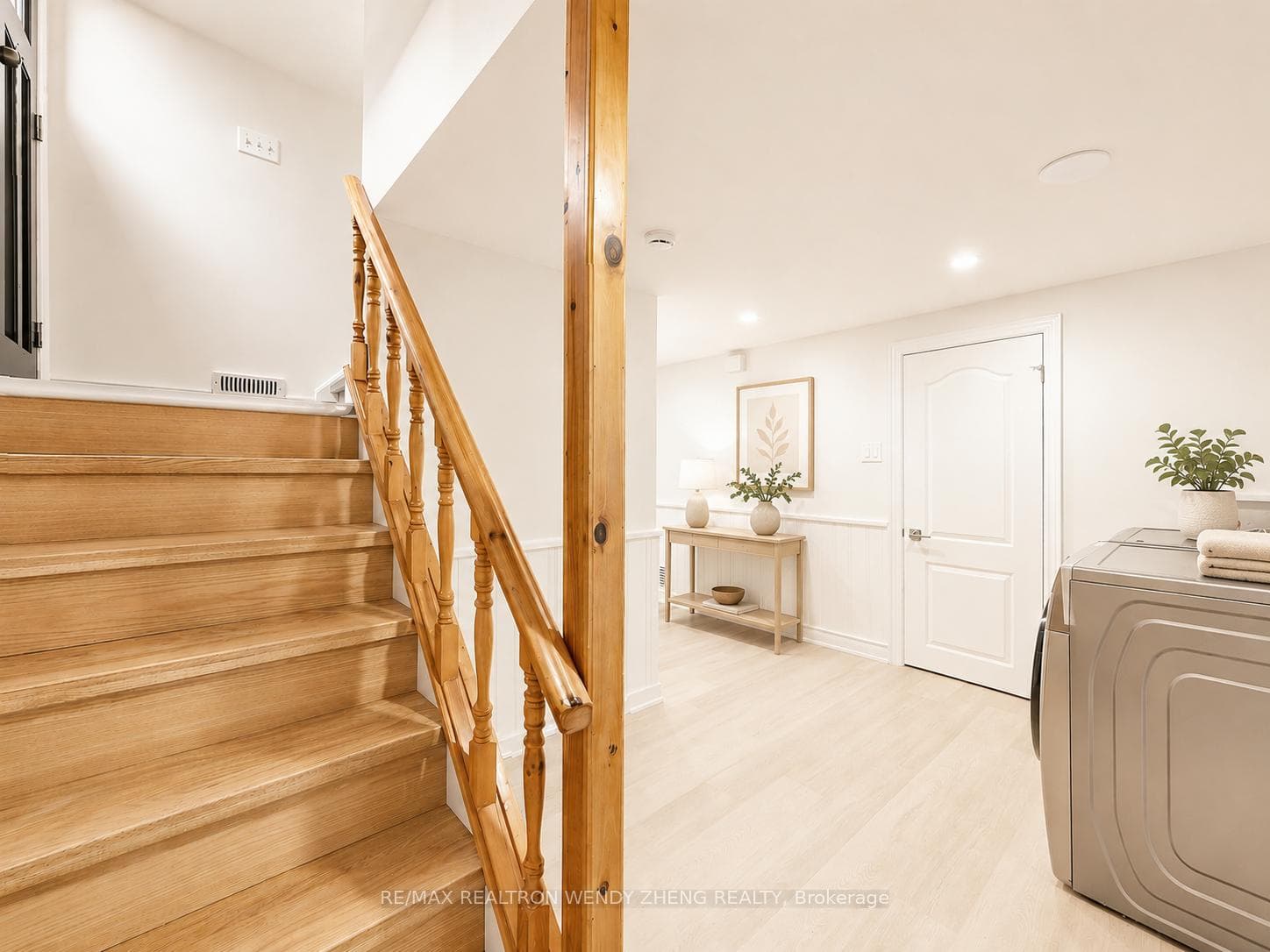 3 James Speight Road Unit Lower photo 5