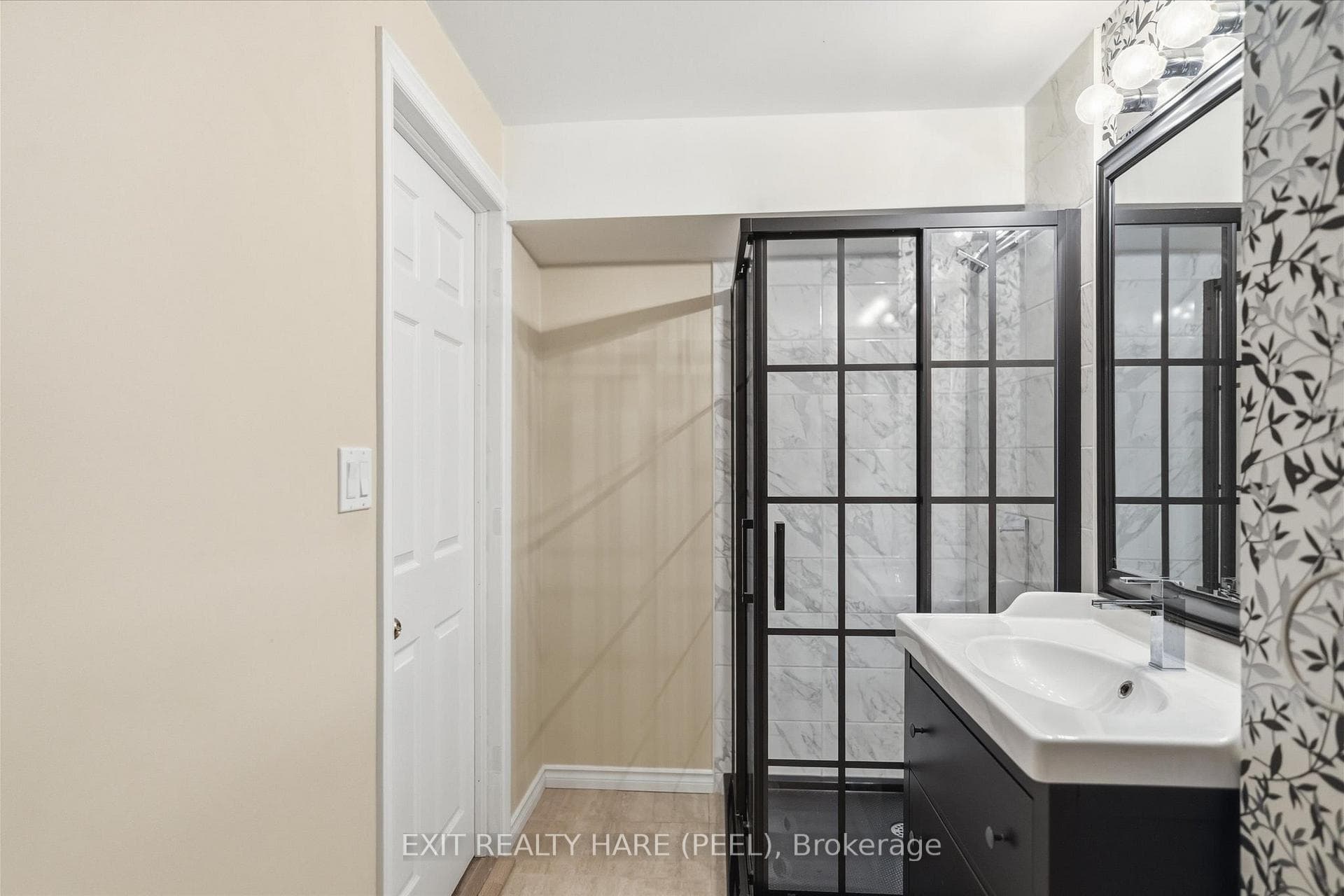 174 Irwin Avenue photo 40