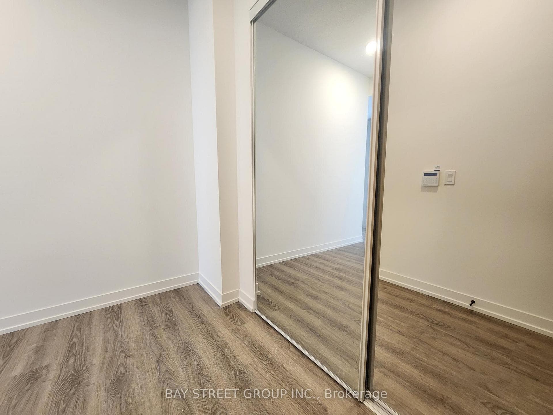 8 Interchange Way Unit 3009 photo 6