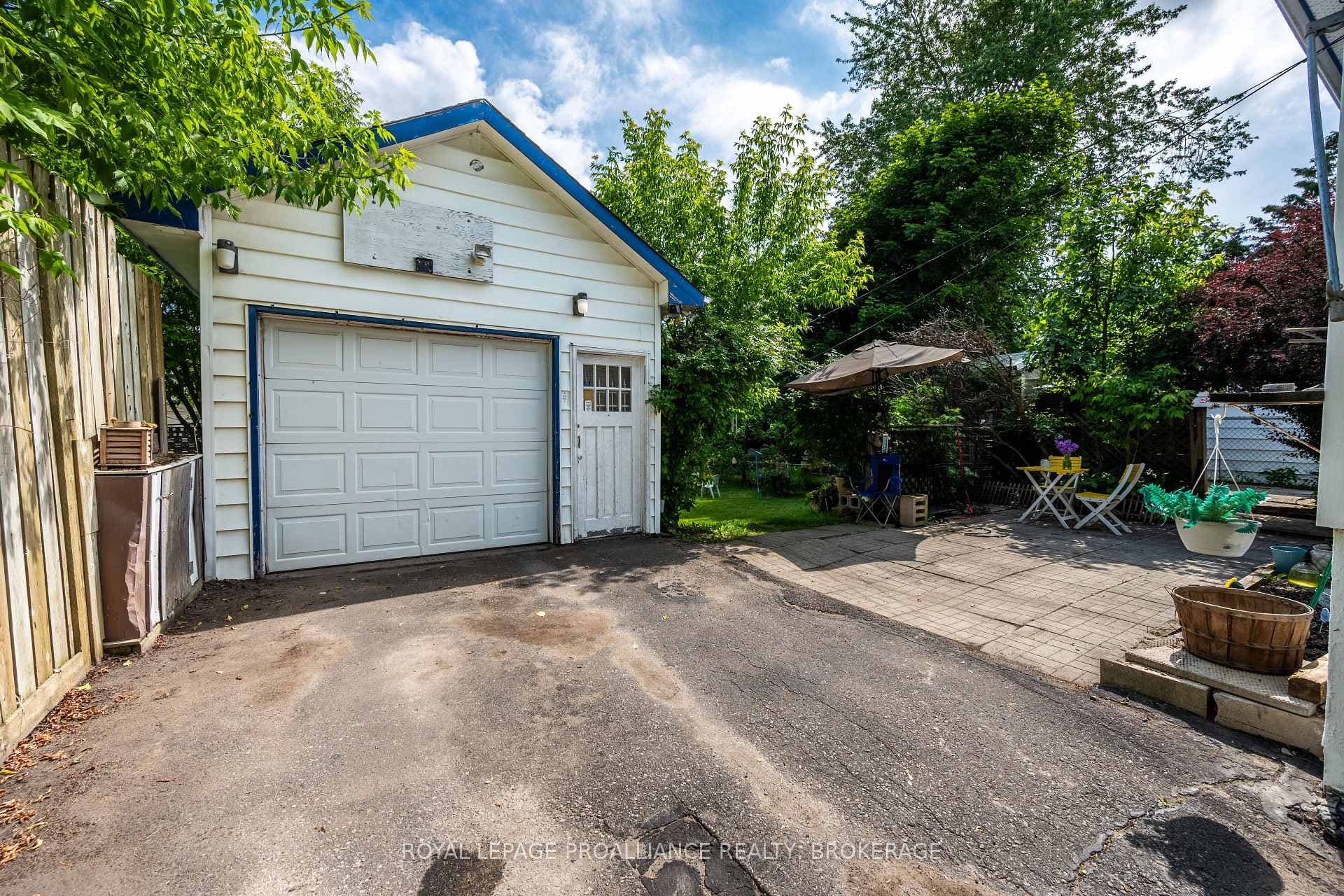 260 Elmwood Street photo 31
