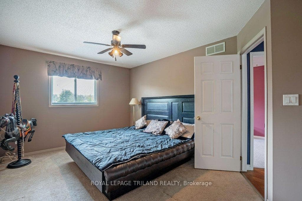16 Mcgregor Court photo 14