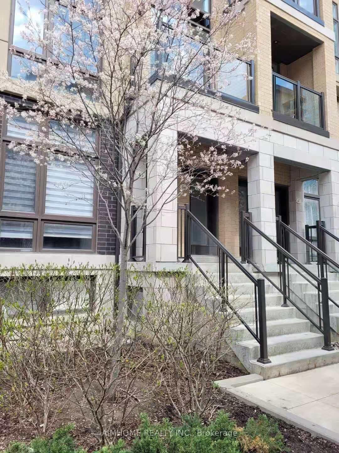 19 Eldora Avenue Unit 44 photo 2
