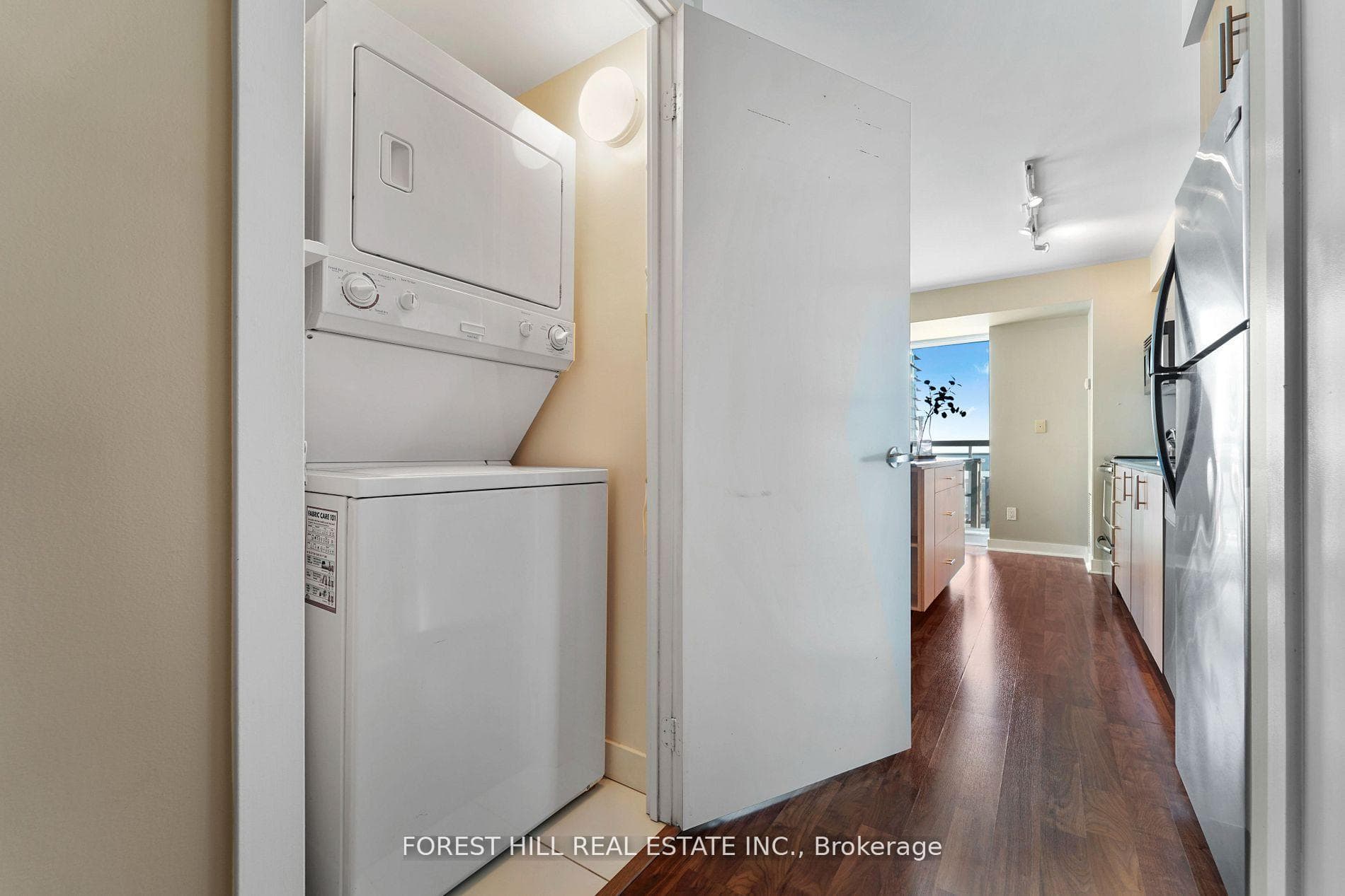 80 Western Battery Road Unit 1011 photo 9