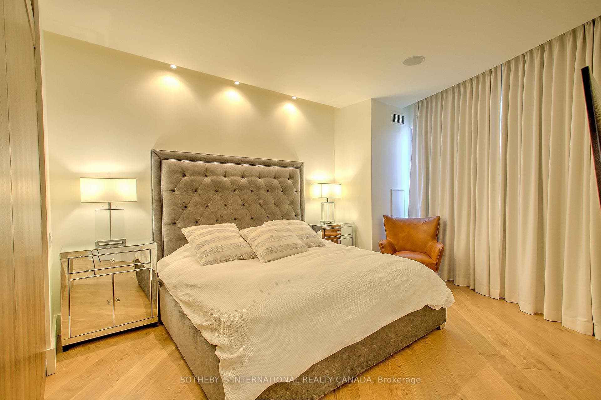 20 Blue Jays Way Unit 2101 photo 18