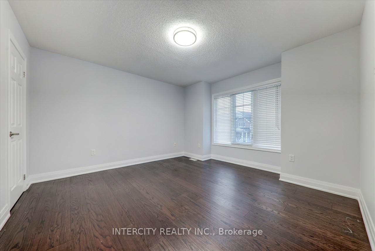 645 Armstrong Road photo 30