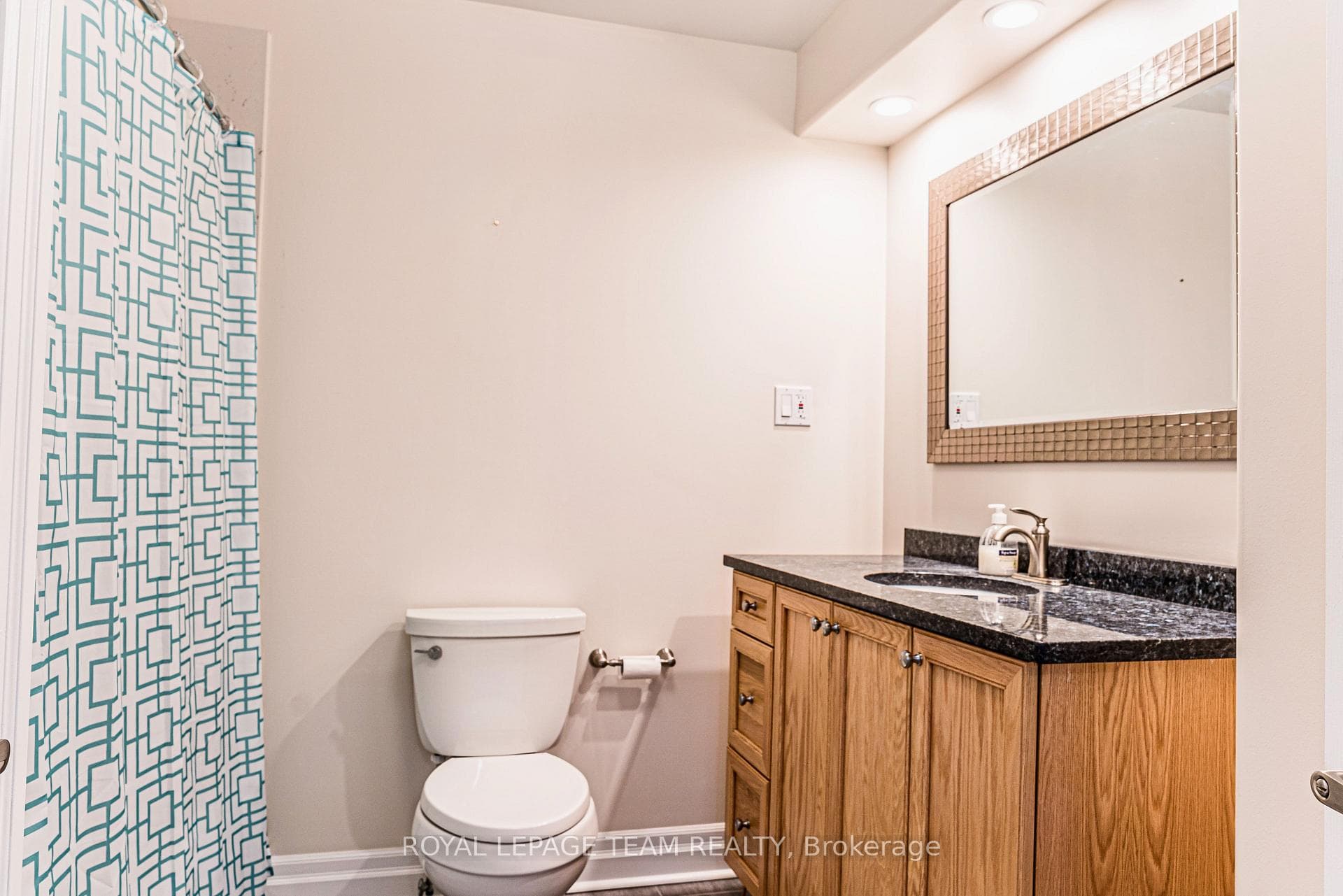 2nd Bathroom