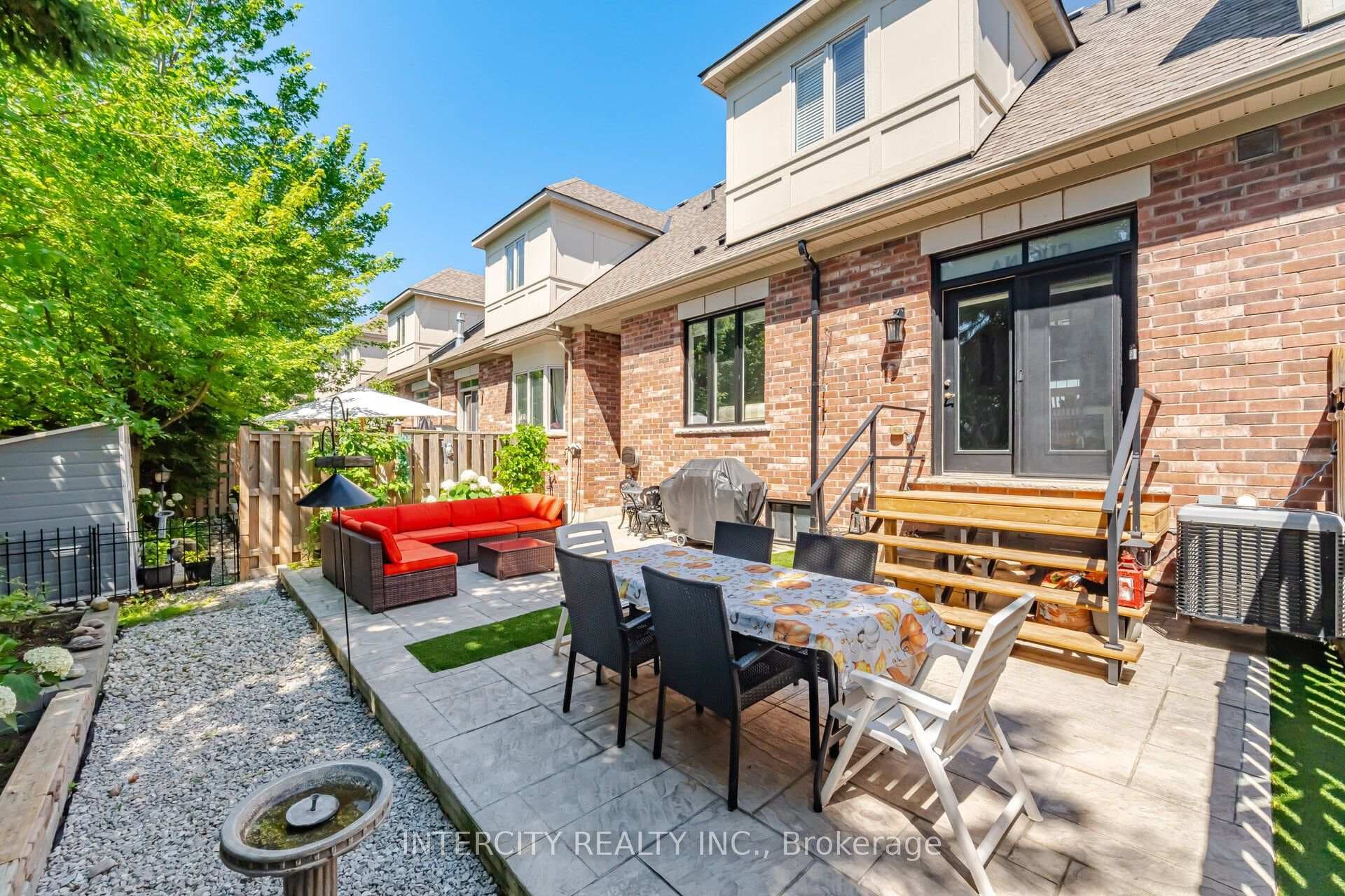 4 Petersen Place photo 38