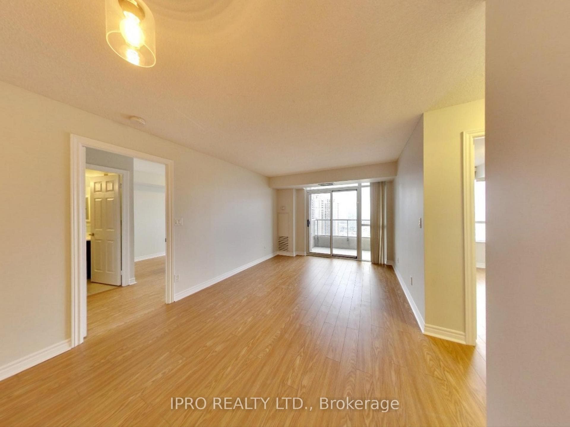 310 Burnhamthorpe Road Unit 2403 photo 14