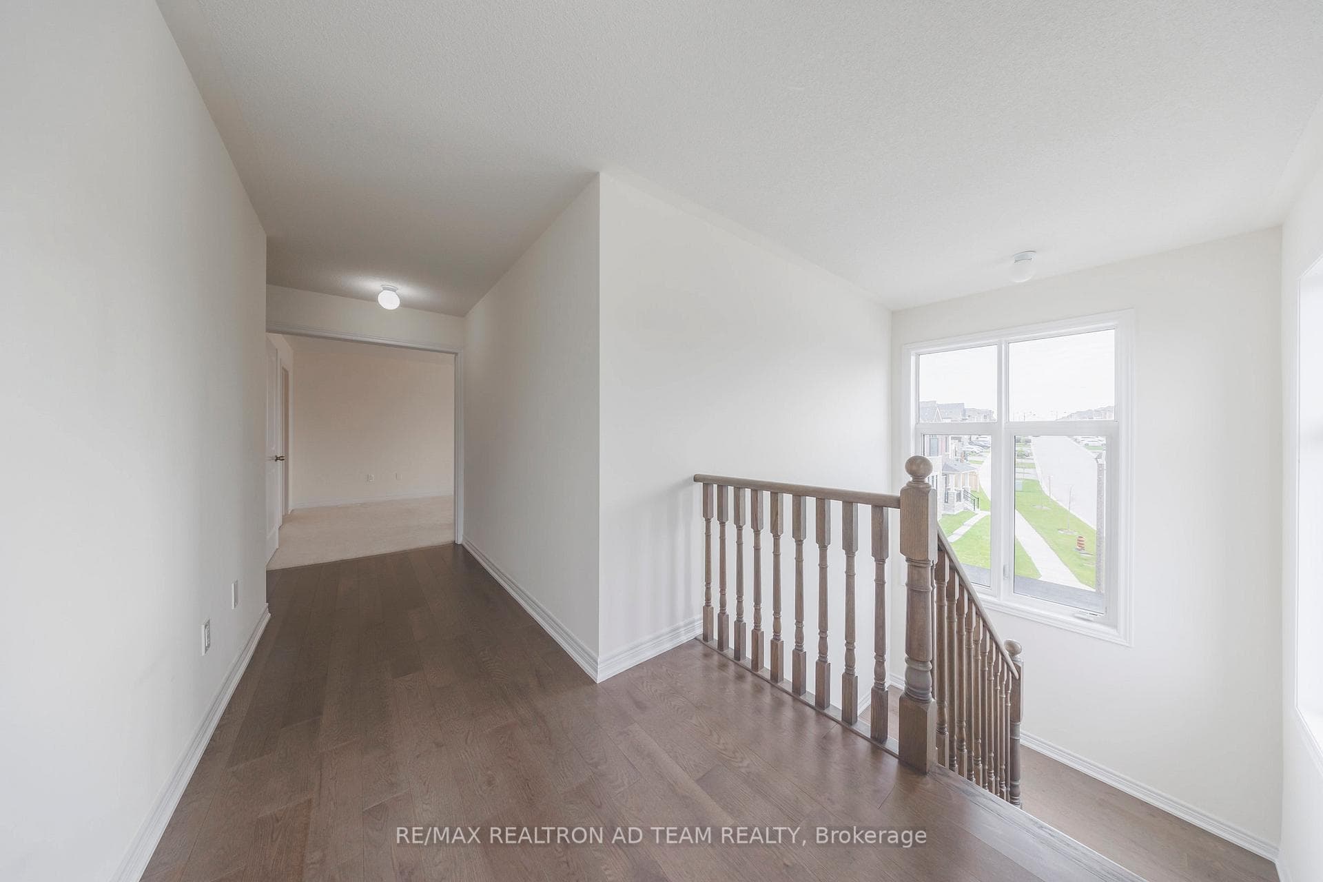 11733 Tenth Line photo 24
