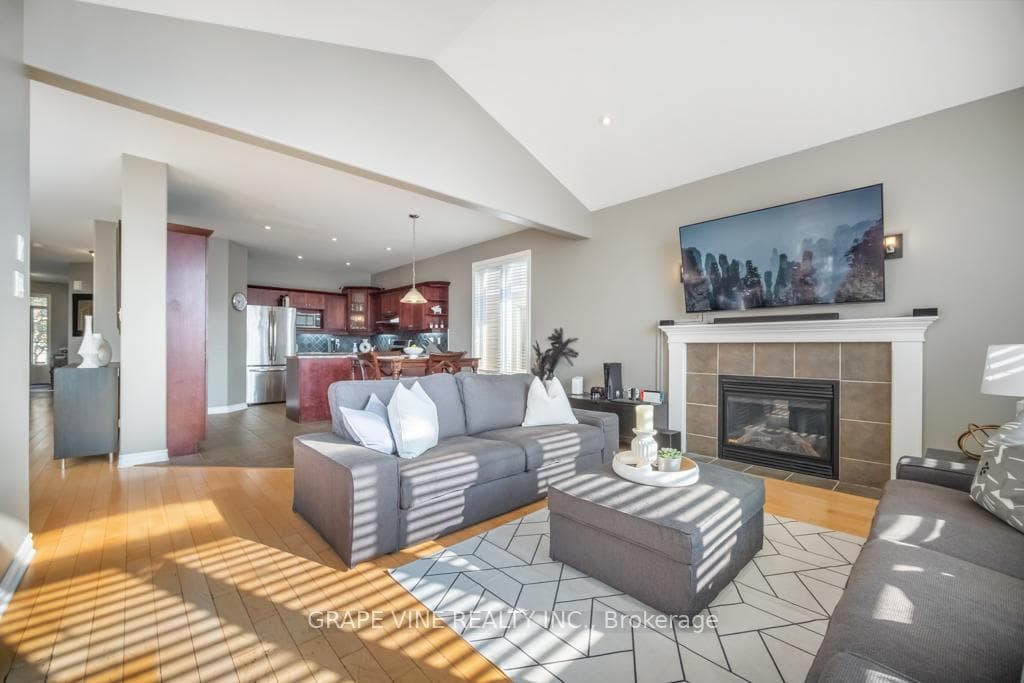 64 Hartsmere Drive photo 7