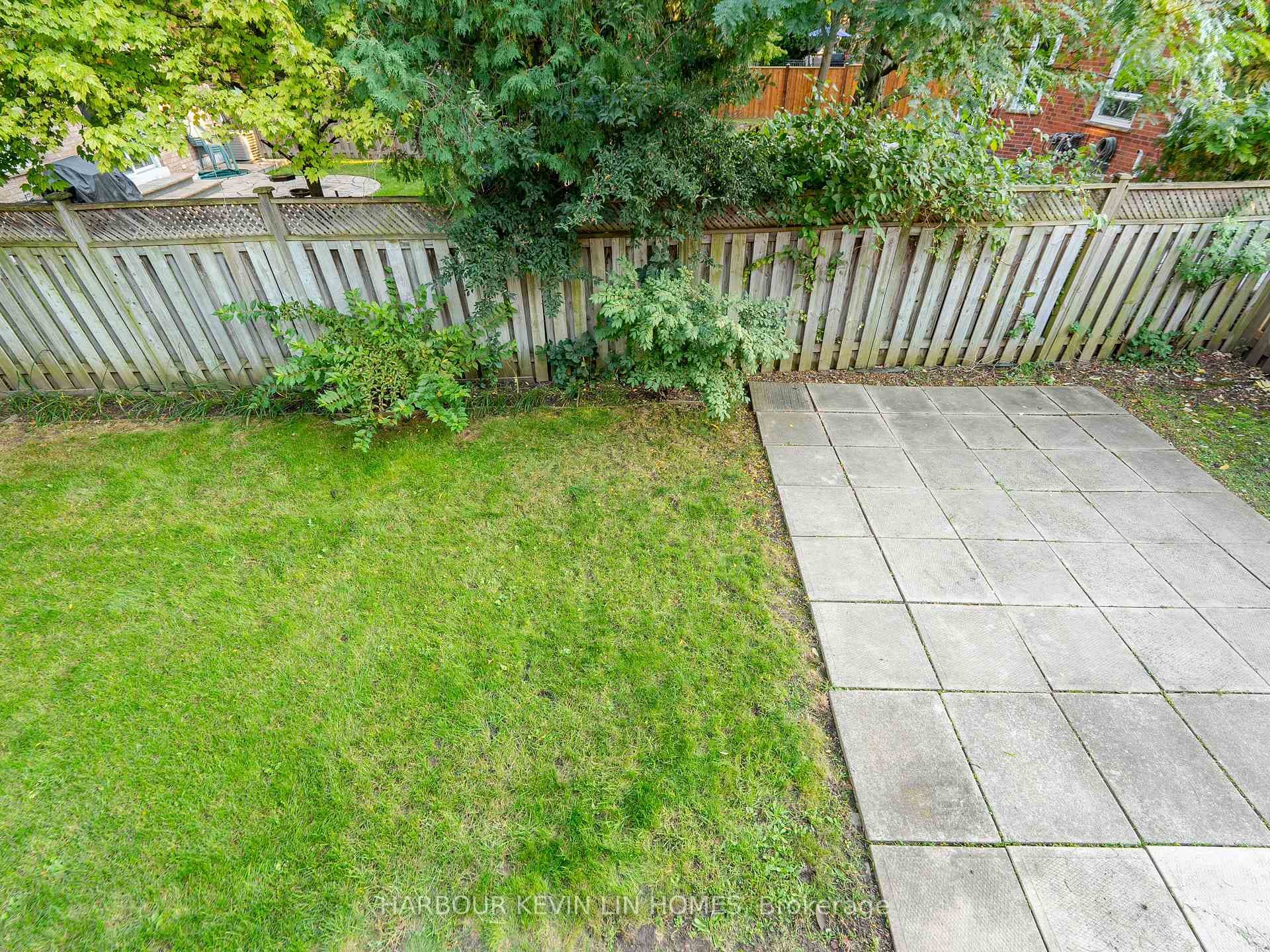 20 Kevi Crescent photo 39