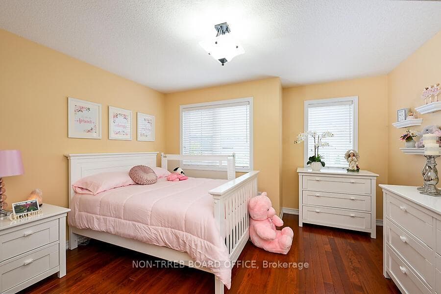 12 Edgehill Drive photo 33
