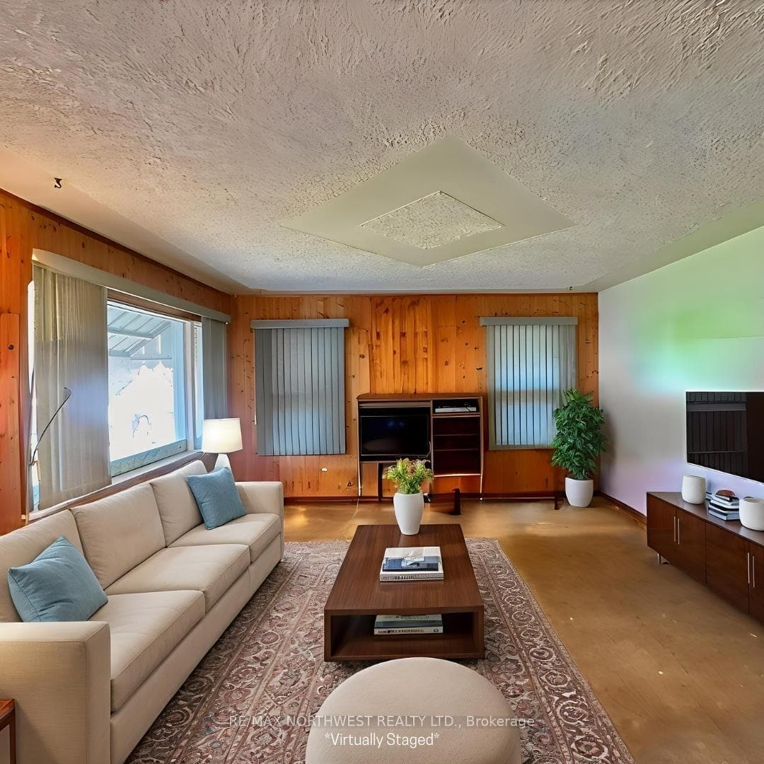 1292 Valley Drive photo 9