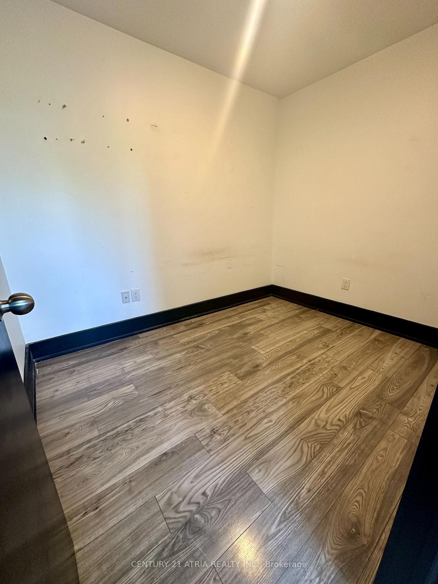 432 St Clarens Avenue Unit 304 photo 7