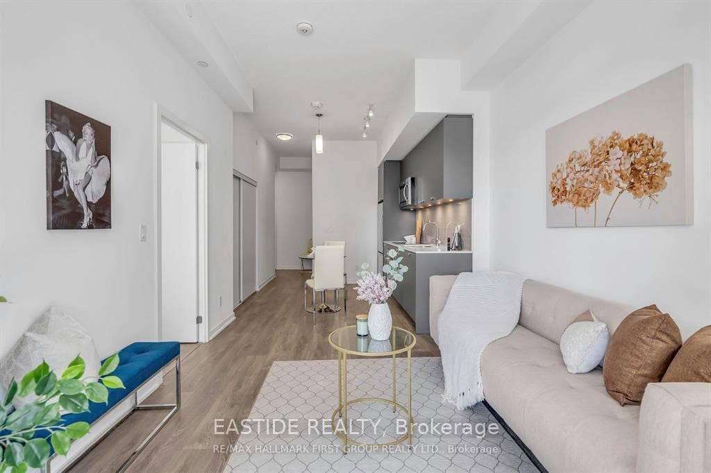 56 Forest Manor Road Unit 301 photo 14
