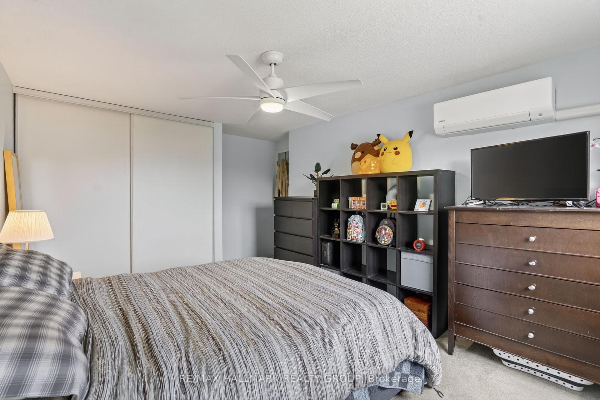 Primary bedroom - heat pump for cooling + heating