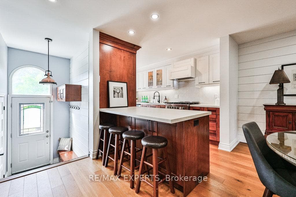 190 Woodbridge Avenue photo 6