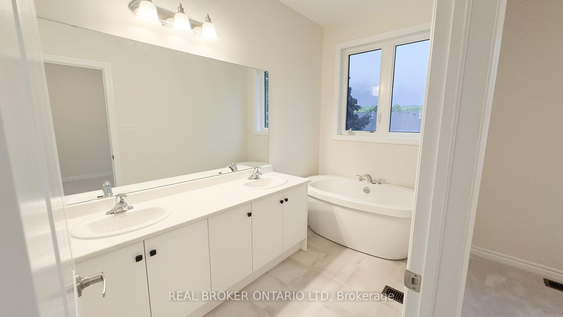 Primary Bedroom Bathroom