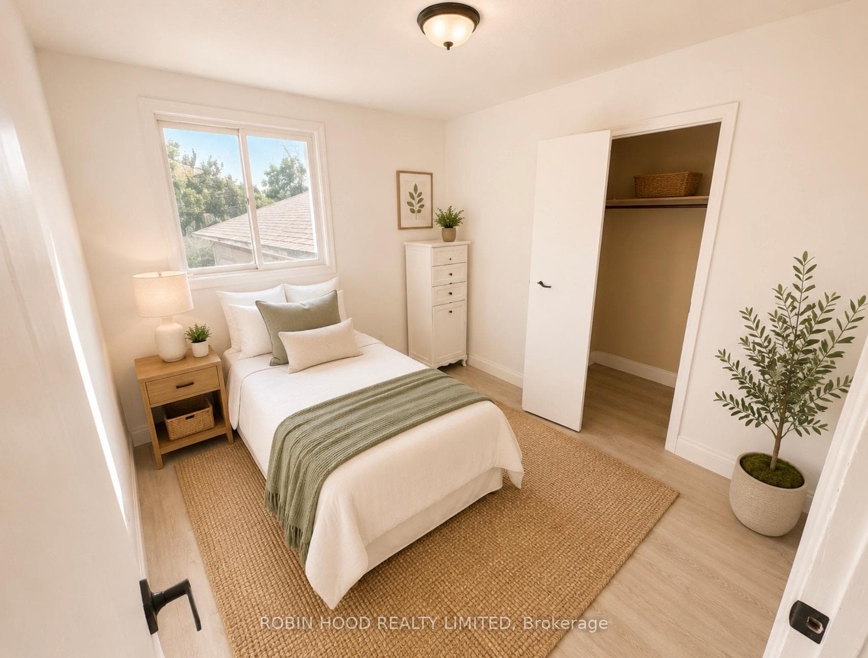 84 Elgar Avenue photo 10