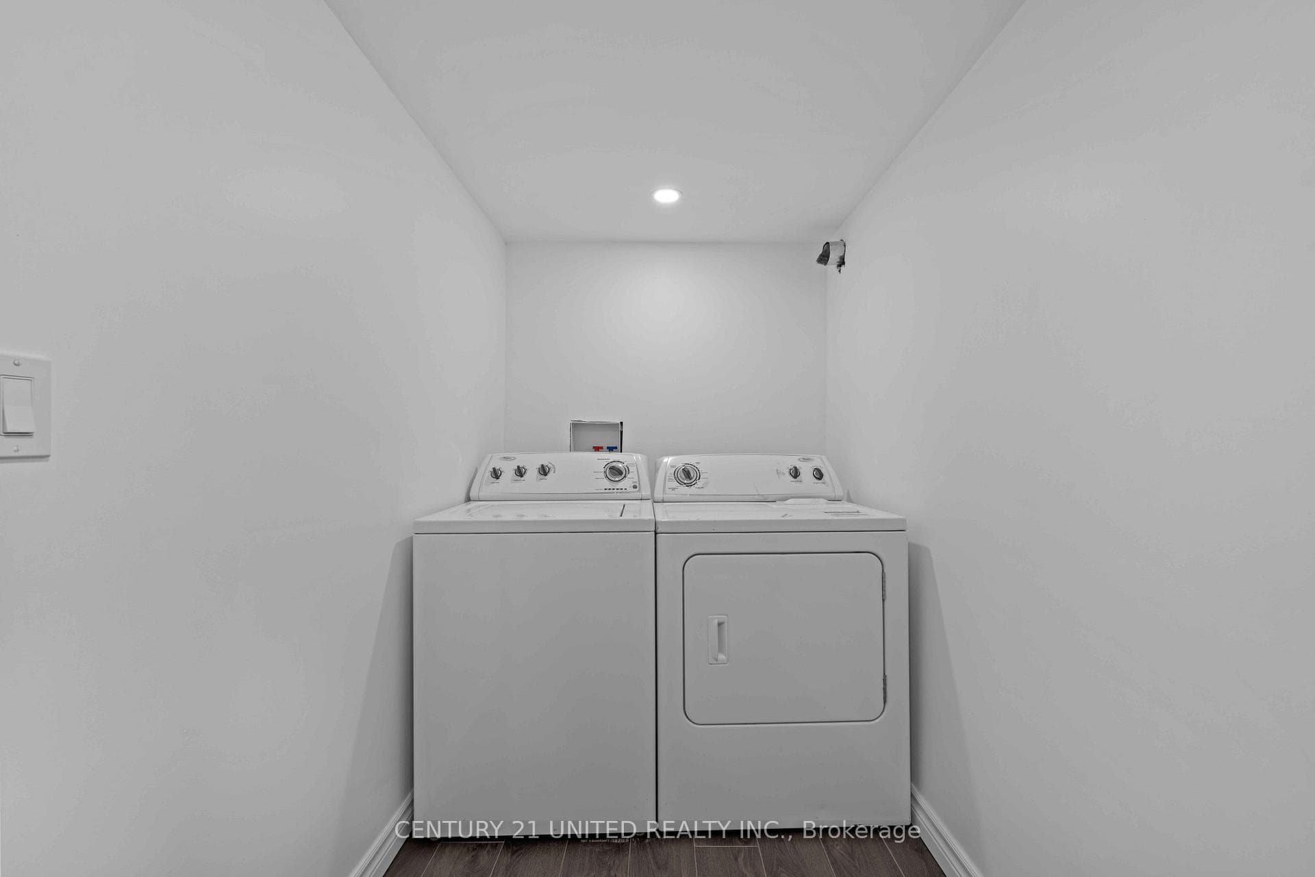 185 Dumble Avenue photo 27