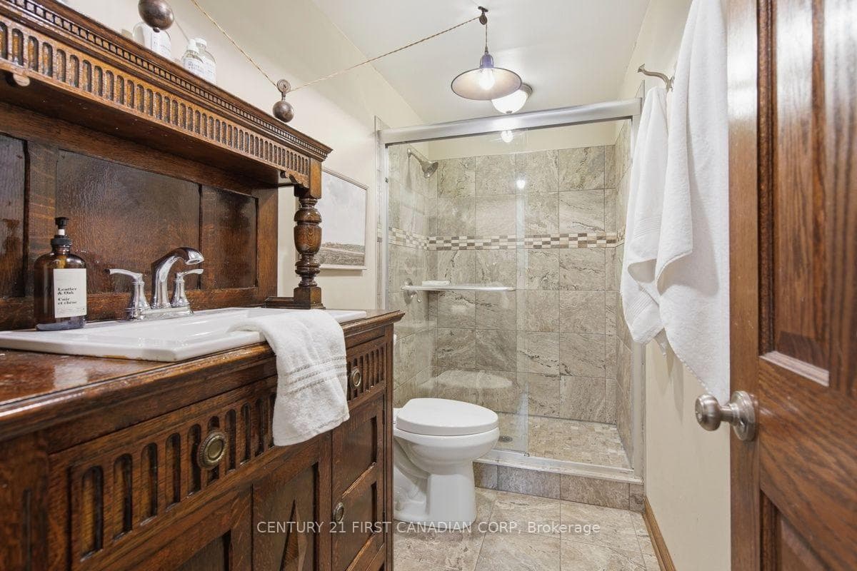 46 Ski Valley Crescent photo 22