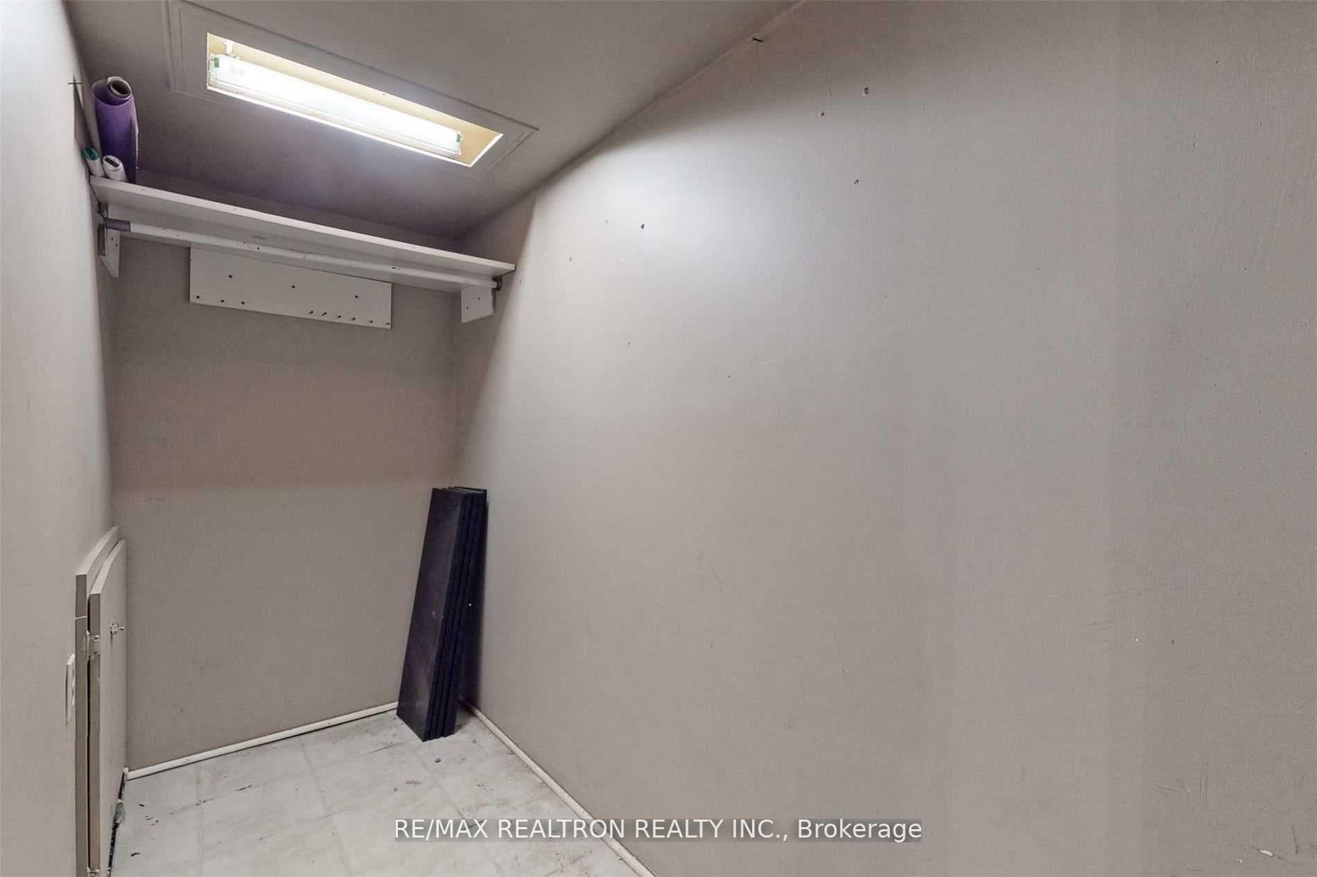 1250 Dartmoor Street Unit #Lower photo 18