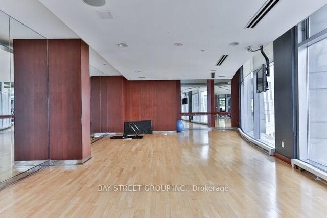 2181 Yonge Street Unit 1406 photo 35