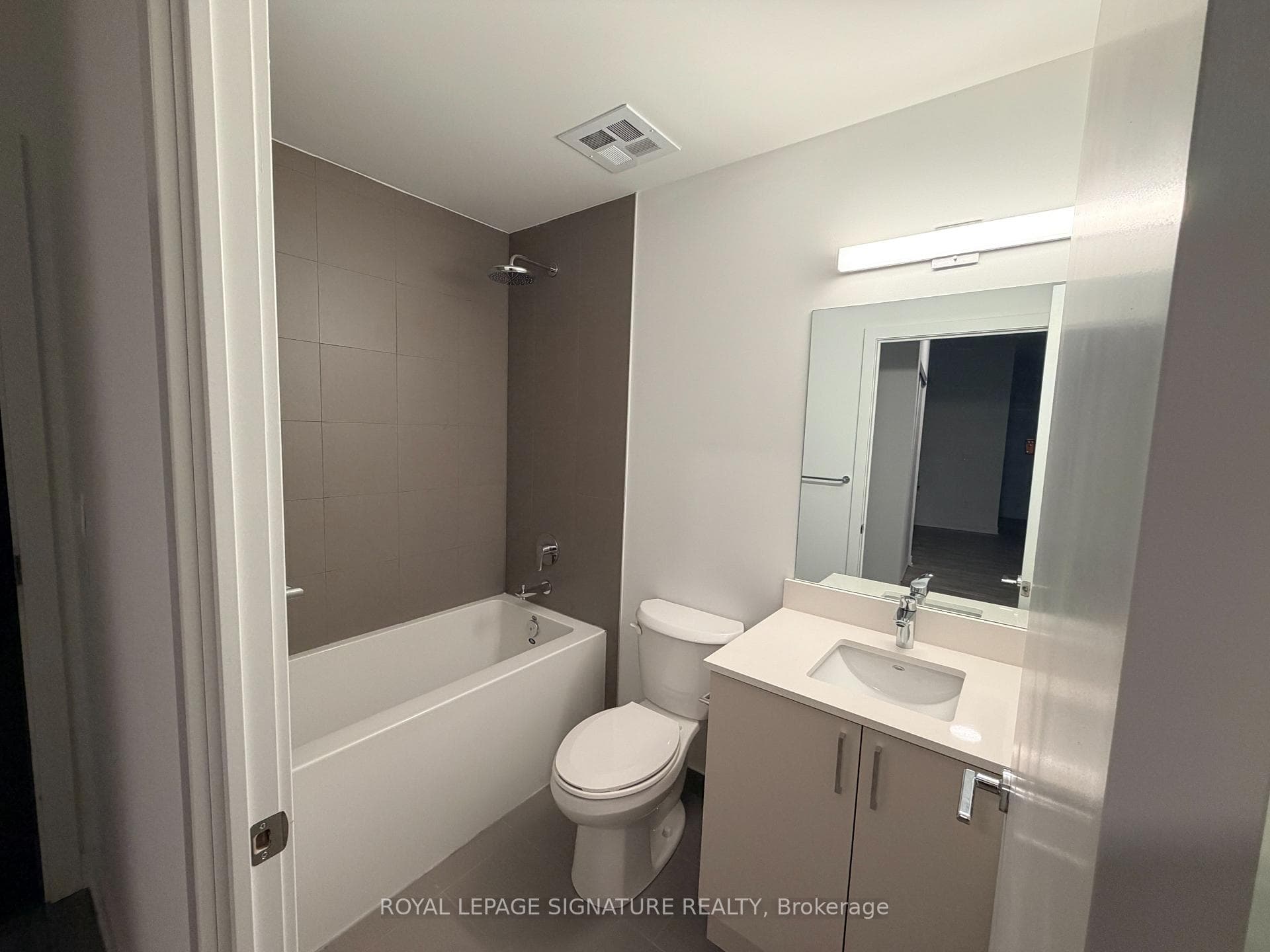 1005 Dundas Street Unit 103 photo 7