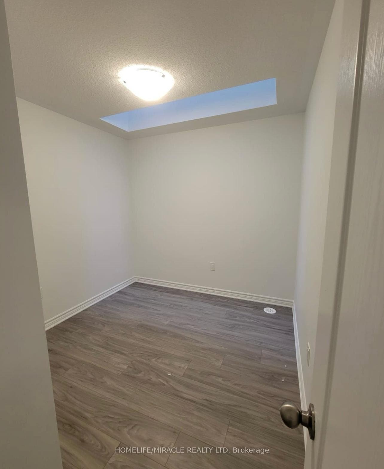 49 Tiveron Avenue photo 6