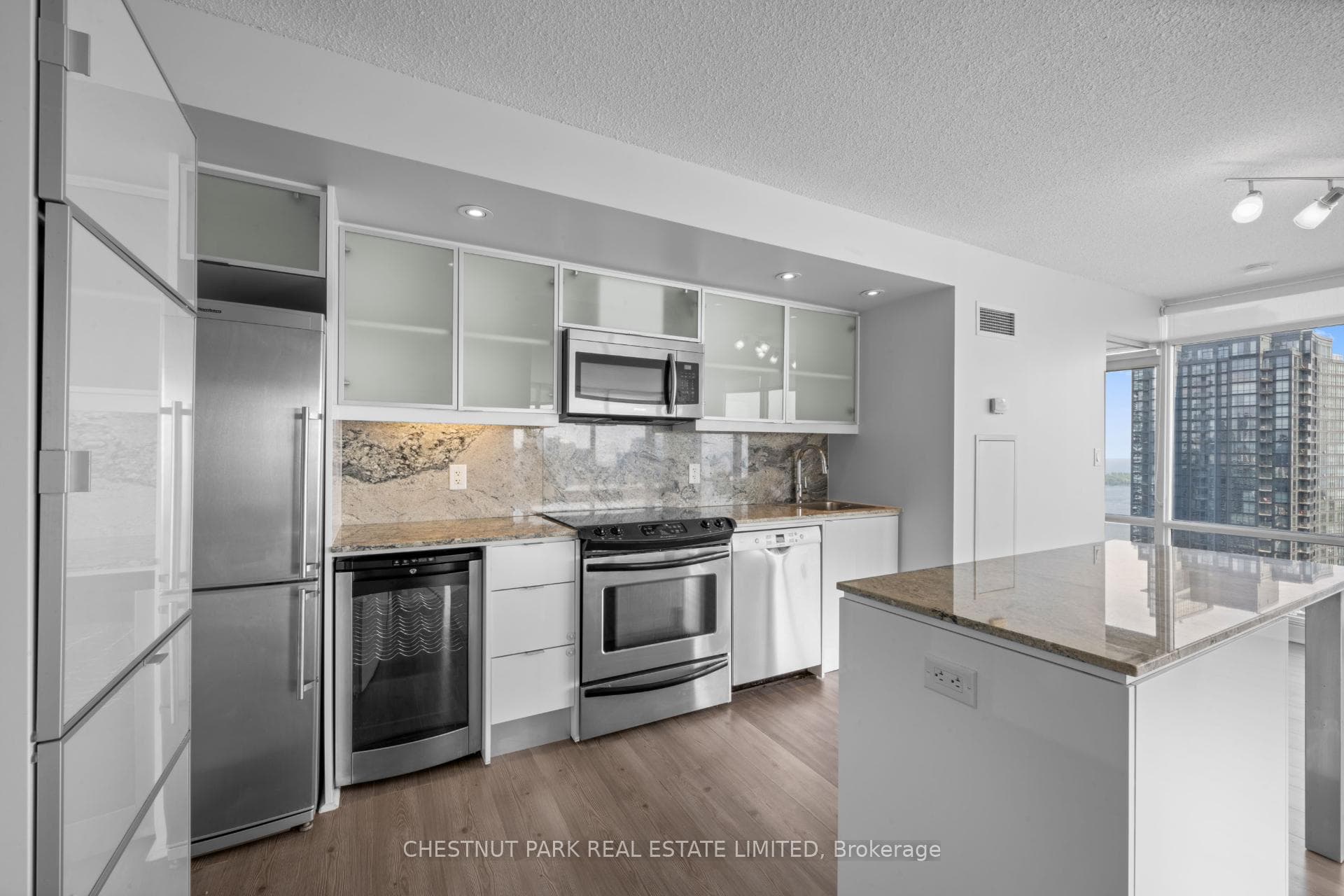 25 Telegram Mews Unit 4307 photo 5