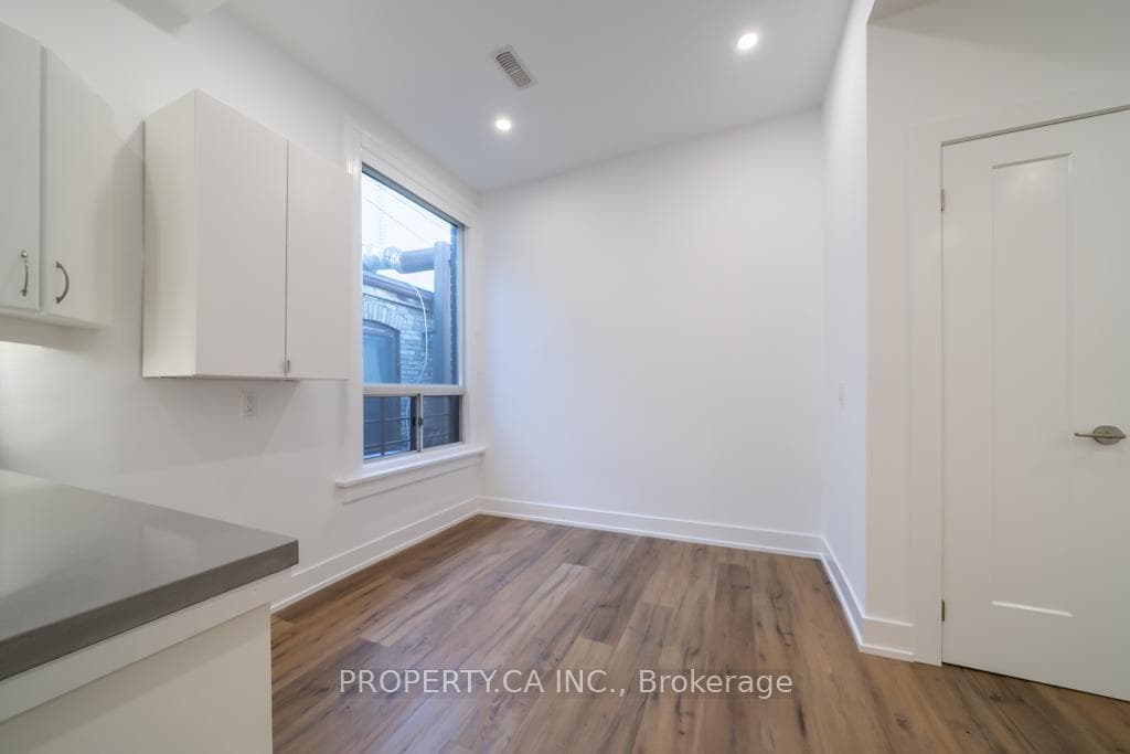 638 Queen Street Unit Upper photo 9