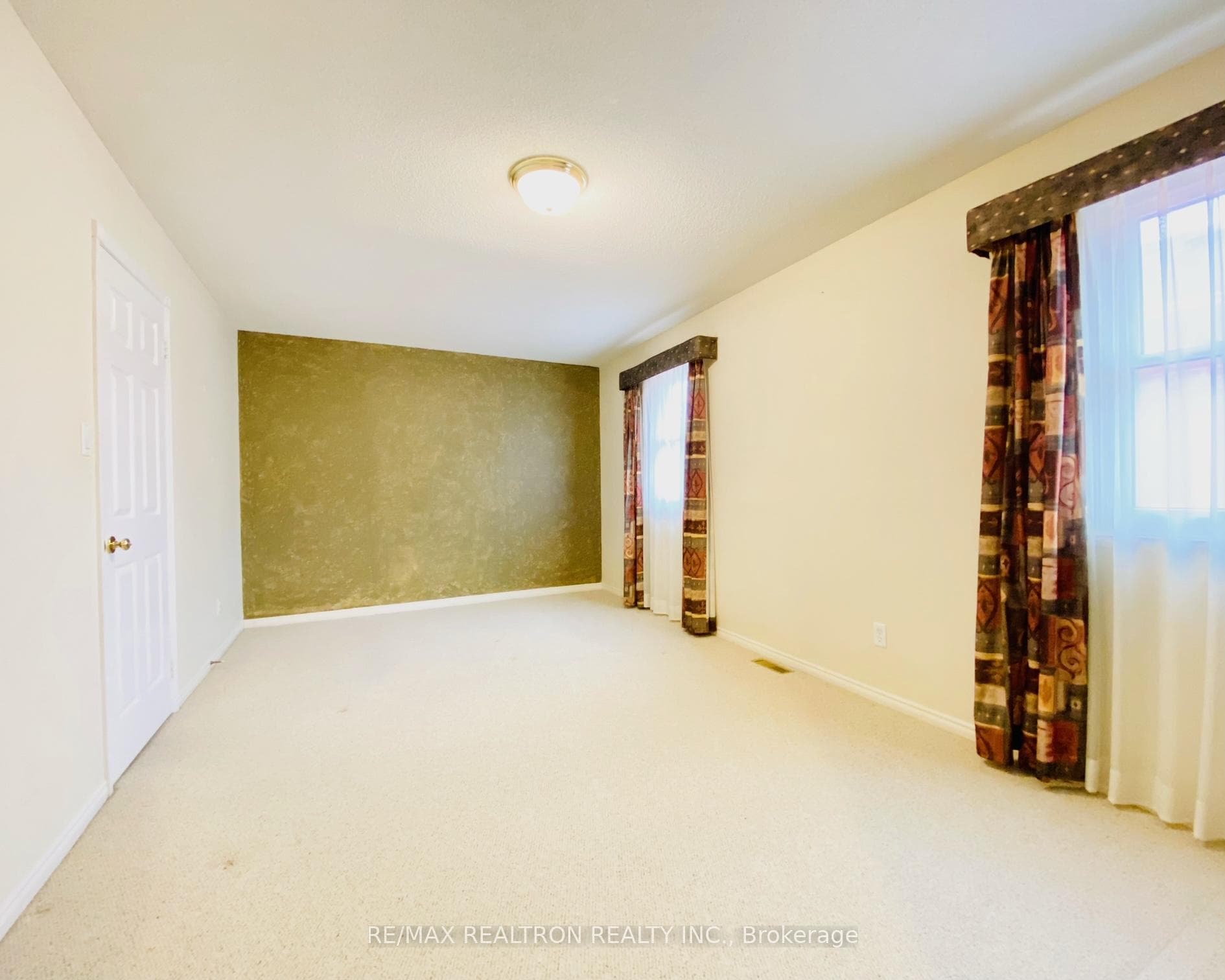 80 John Stiver Crescent photo 15