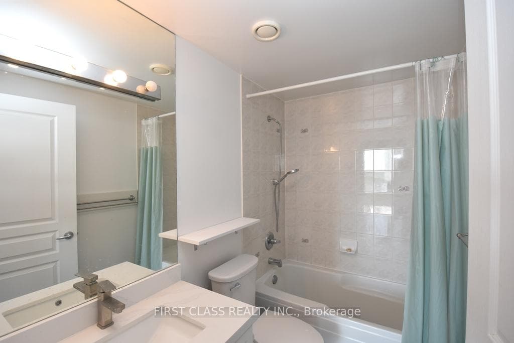 9015 Leslie Street Unit PH08 photo 12