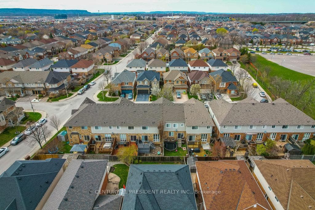 5346 Haldimand Crescent photo 40
