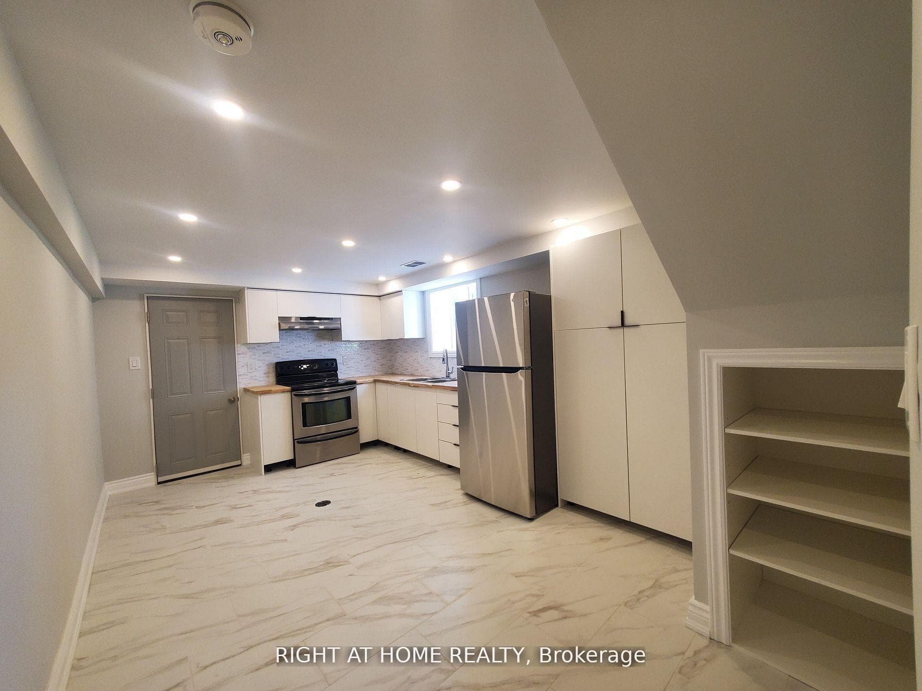 214 Kenilworth Avenue Unit Basement photo 17