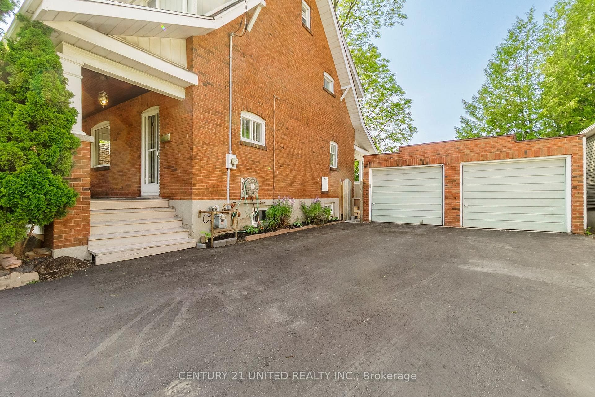 624 Charlotte Street photo 4