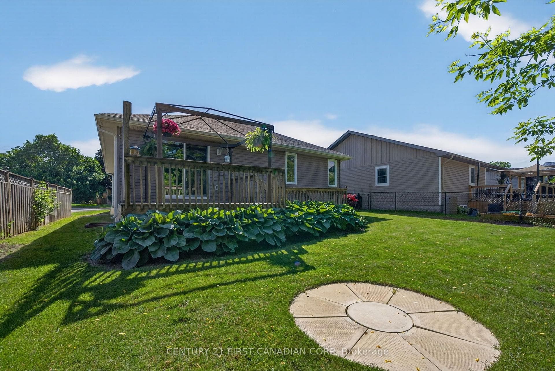 171 Francis Street photo 26