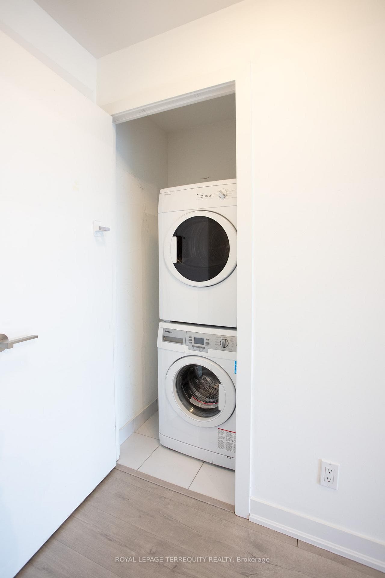 199 Richmond Street Unit 2408 photo 13