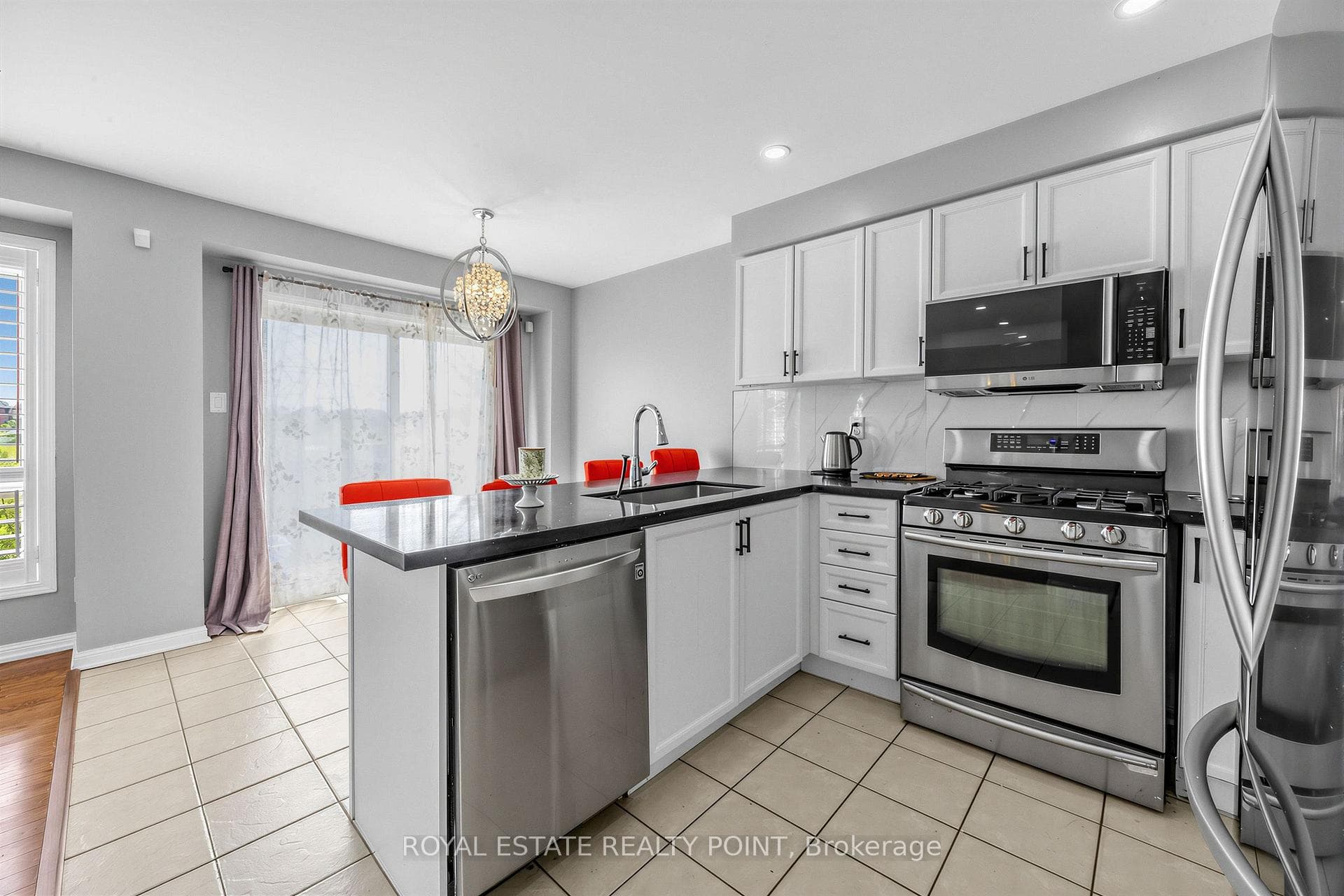 141 Raponi Circle photo 7