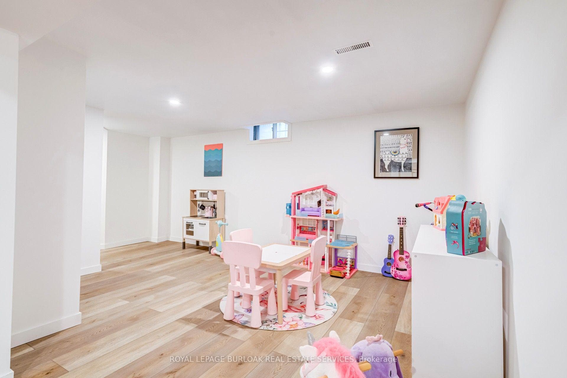 34 Amblecote Place photo 40